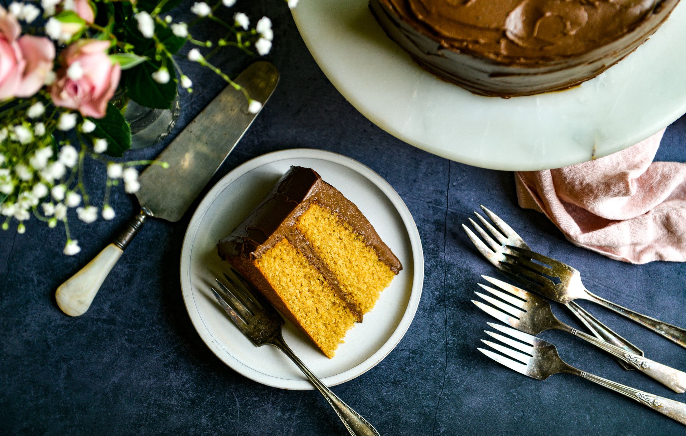 VANILLA OLIVE OIL CAKE WITH CHOCOLATE AVOCADO FROSTING-3